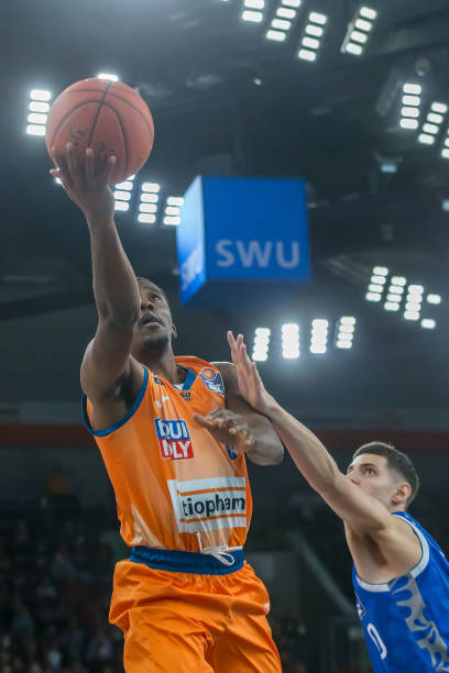 1击败对手 1击败对手