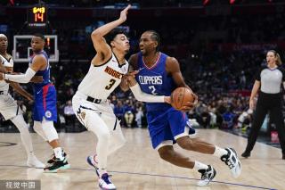 东足球场 东足球场